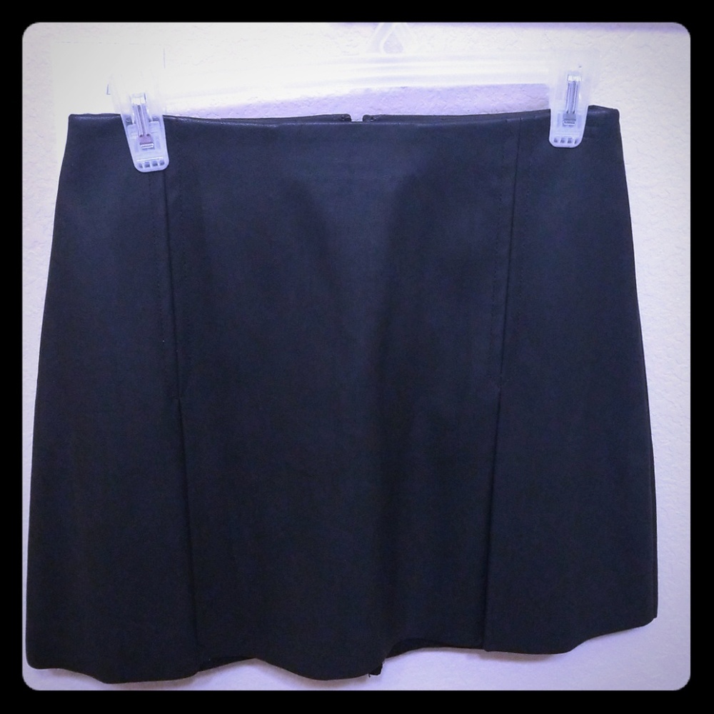 Express black faux leather skirt